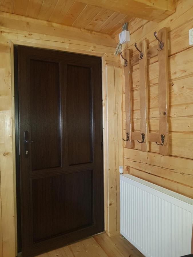 Tulean Cabin Săcel Esterno foto
