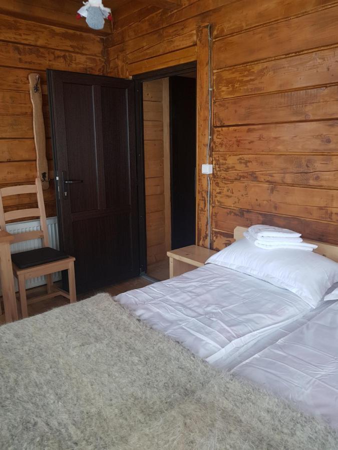 Tulean Cabin Săcel Esterno foto