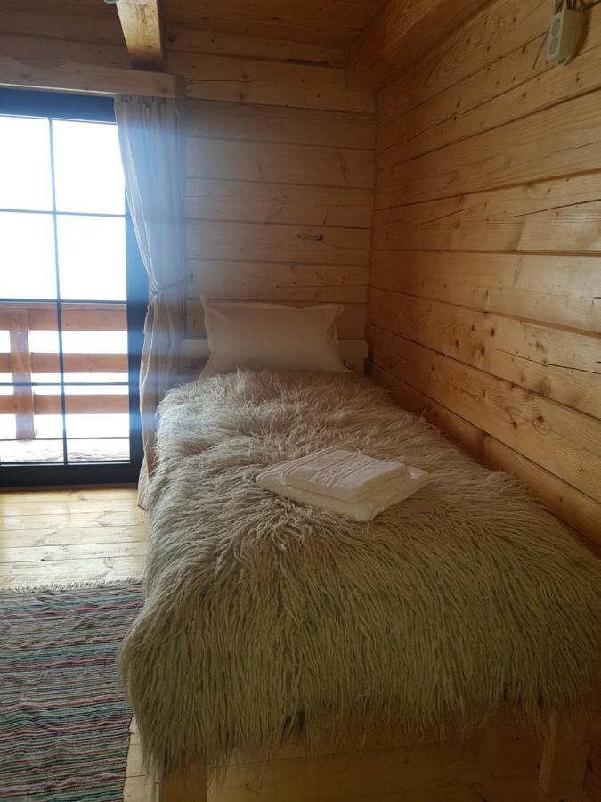 Tulean Cabin Săcel Esterno foto