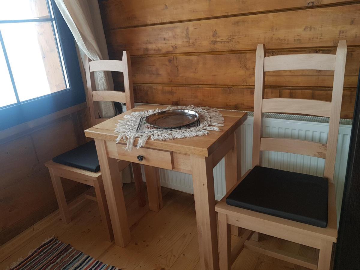 Tulean Cabin Săcel Esterno foto